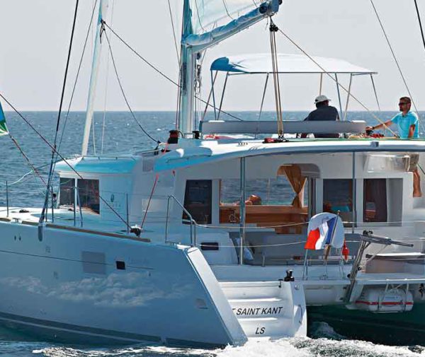 cover-bateaux-1437-600-Lagoon450-Fly Lagoon 450 Fly